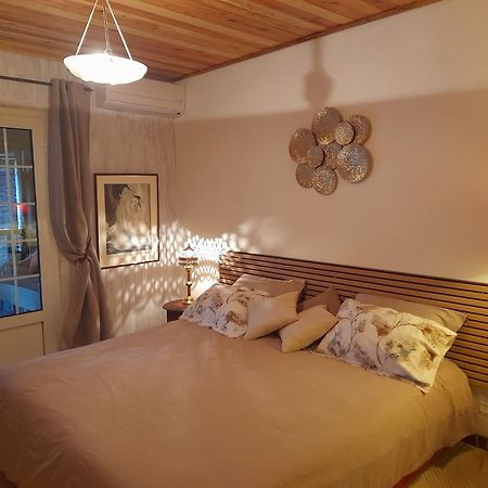 Le Val Rambaud Bed & Breakfast Saint-Denis Bagian luar foto